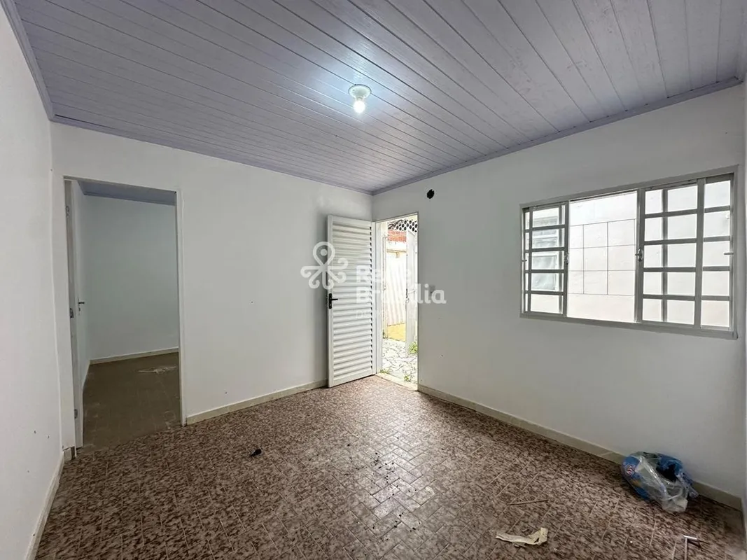 TH34982 - Qnl 17 Taguatinga, Casa Fundos 02 quartos, 50m². Agende sua visita! Im...