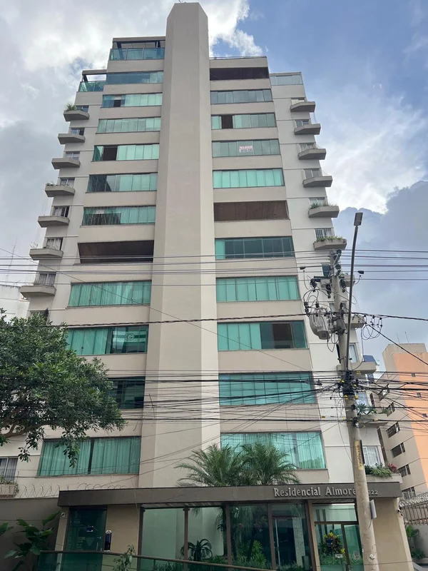 Conquiste seu novo lar na privilegiada Rua 07, no SETOR OESTE, em Goiânia. Este ...