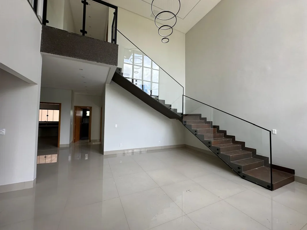 Sobrado de Esquina | Anápolis CityCom 510m² de terreno, este sobrado de alto pad...
