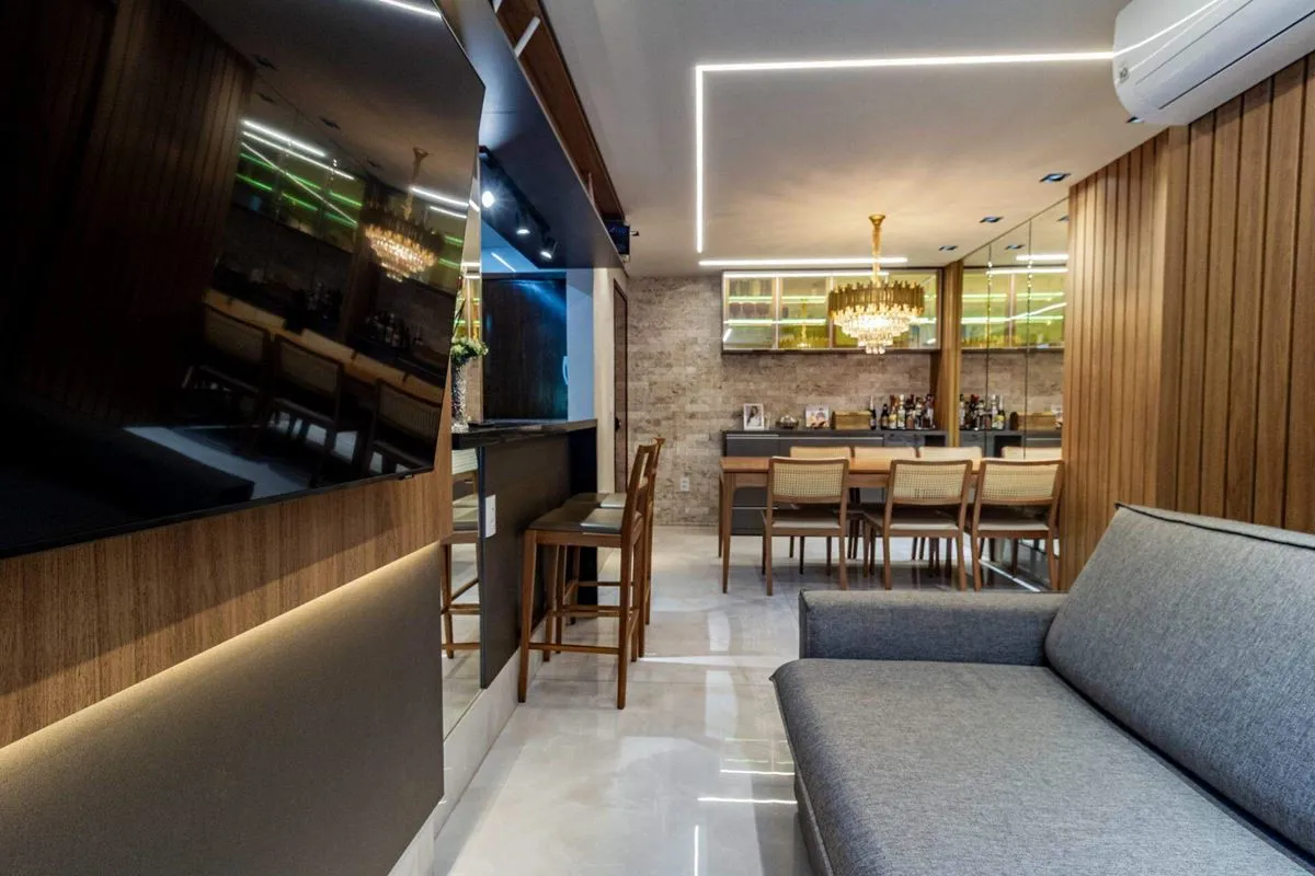 SQN 402 | 2 QUARTOS | REFORMA DE ALTO PADRÃO | VAGA | ELEVADORSe você busca um a...