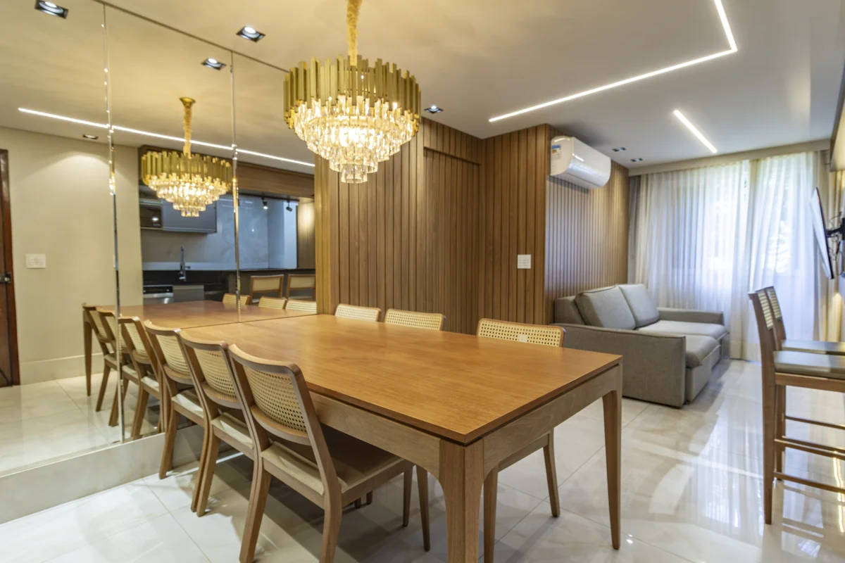 SQN 402 | 2 QUARTOS | REFORMA DE ALTO PADRÃO | VAGA | ELEVADORSe você busca um a...