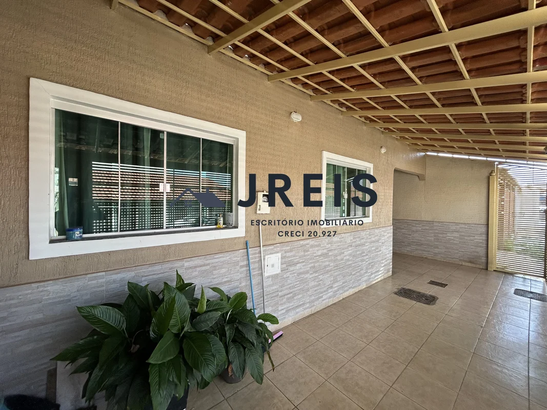 JREIS ESCRITÓRIO IMOBILIÁRIO -imóvel sendo:* 4 quartos sendo uma suíte;* Projeto...