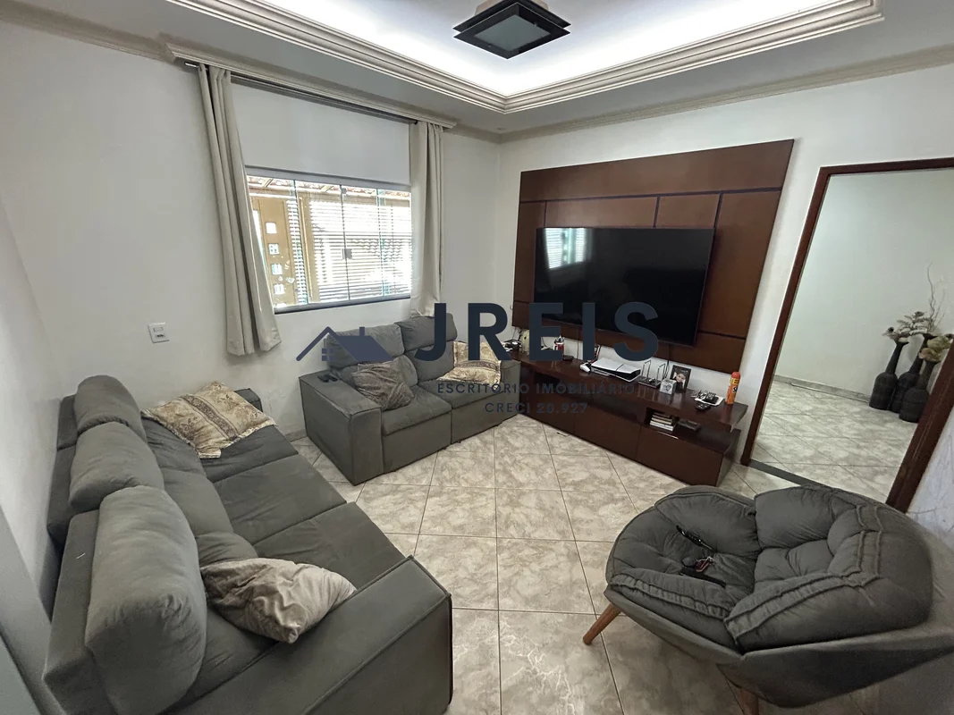 JREIS ESCRITÓRIO IMOBILIÁRIO -imóvel sendo:* 4 quartos sendo uma suíte;* Projeto...