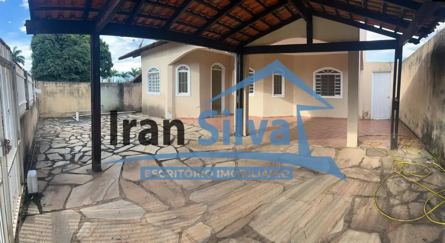 IRAN SILVA ALUGA CASA DE 2° PAVIMENTOS, NO CONDOMINIO VIVENDAS BELA VISTA, GRAND...