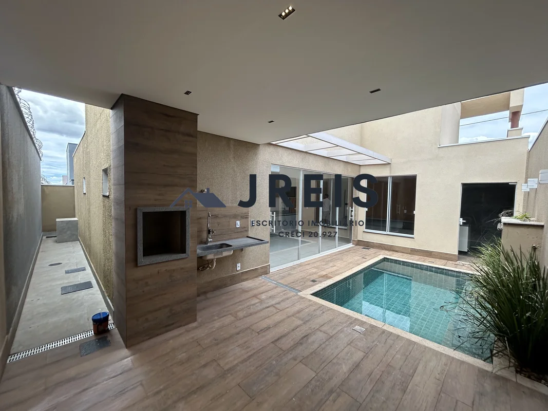 JREIS ESCRITÓRIO IMOBILIÁRIAValor: R$ 1.190.000,00Terreno: 220 m² totalmente con...