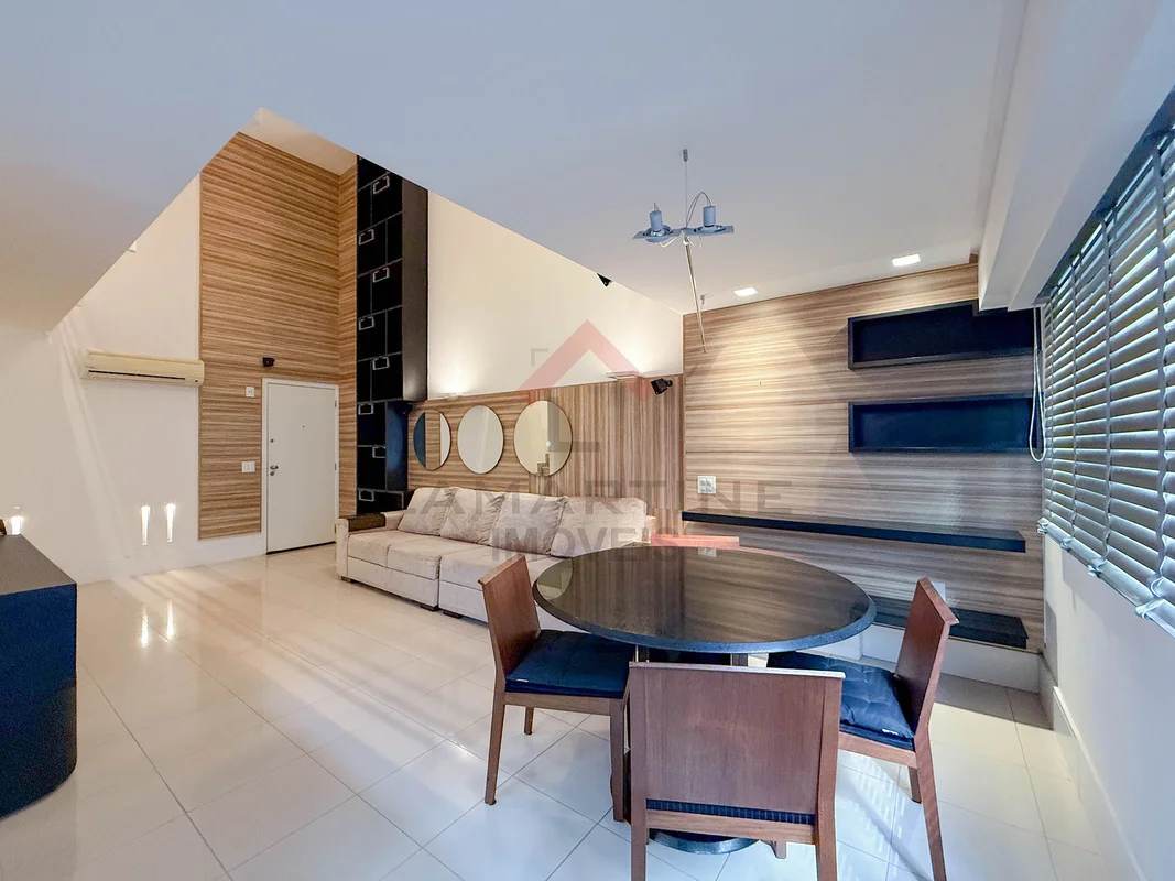 A poucos passos do Bosque do Sudoeste, o imóvel proporciona contato direto com á...