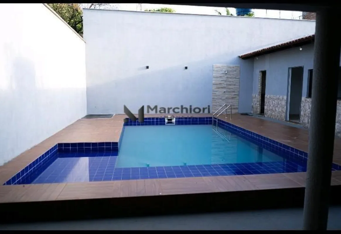 Casa com Piscina, 4 Quartos sendo 1 SuÃ­te, Garagem para 4 Carros e Lazer Comple...
