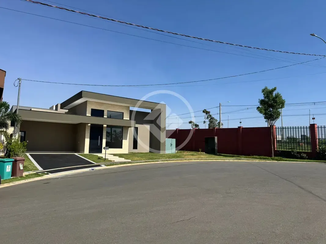 Casa 3 Suítes no Condomínio Jardins Nápoles; Área Construída 212,80m² com Área d...