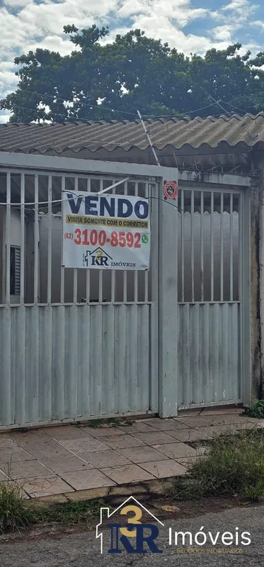 Casa de 3 quartos com 1 suite, sala, cozinha, vaga de garagem para 4 carros.Cons...