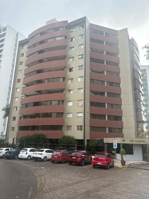 Apartamento de aproximadamente 133 M²; - 03 Quartos, sendo uma suíte com armário...