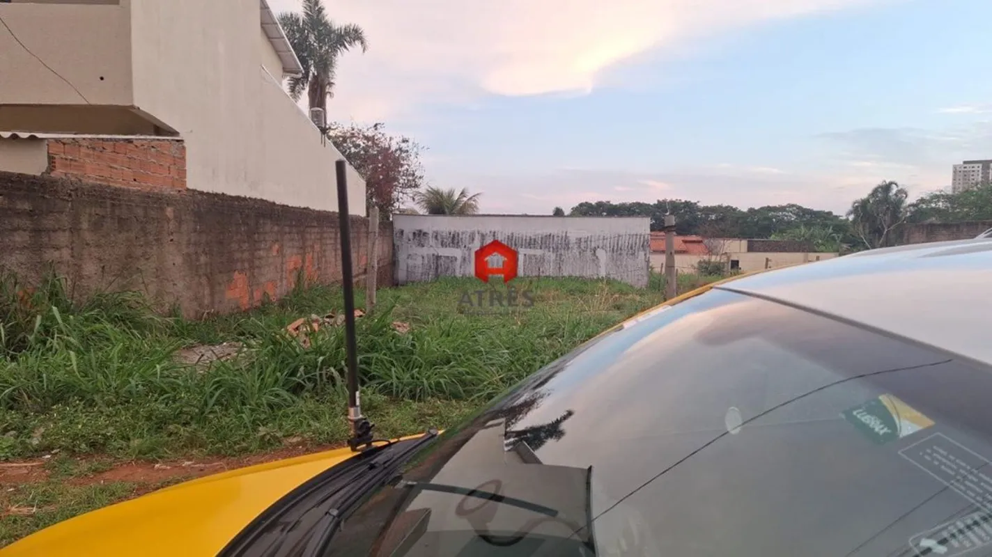 Terreno a venda com aproximadamente 390m², com acesso a vias pavimentadas, rede ...