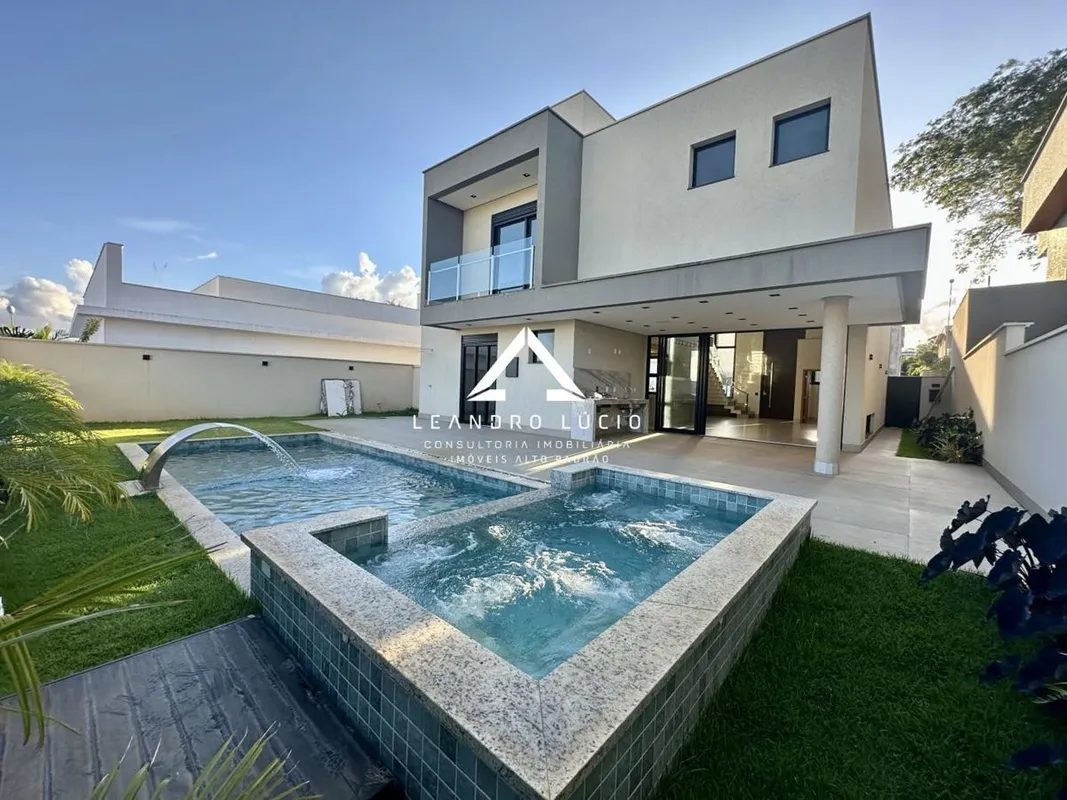 Sobrado de Alto Padrão à Venda no Goiânia Golf Garden 4 Suítes 435 m² de Terreno...