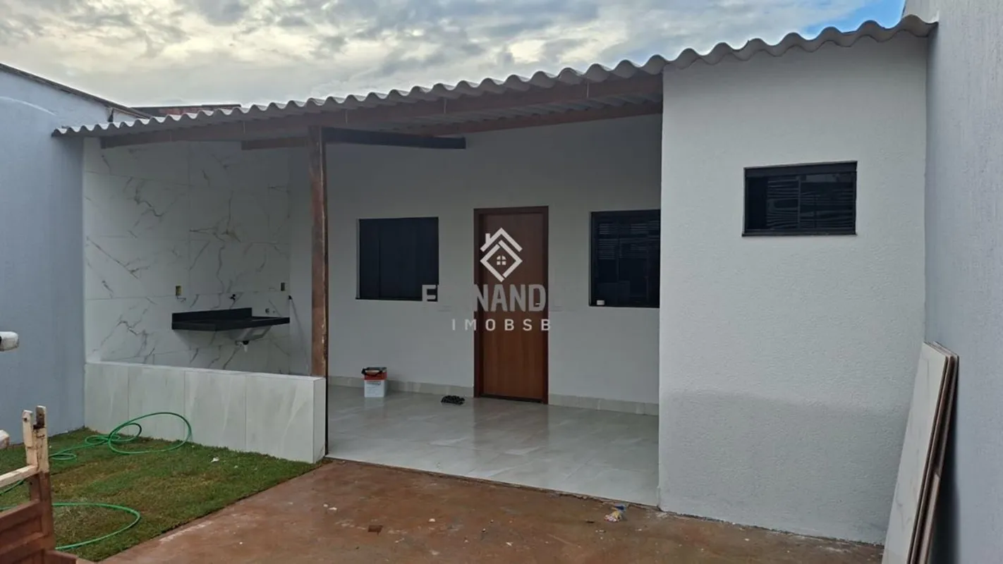  OPORTUNIDADE CASA NA QR 423! Casa nova com:? 2 quartos? Sala + cozinha? Banheir...