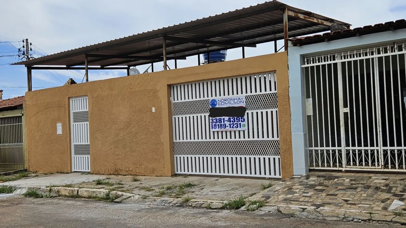 Excelente casa em localização estratégica, praticamente em frente à Avenida Héli...