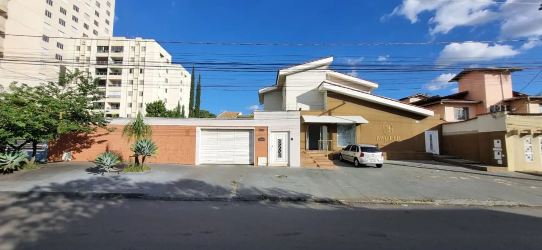 Terreno com a gabarito á venda– Estilo Suíço | Ampla, Moderna e CompletaExcelent...
