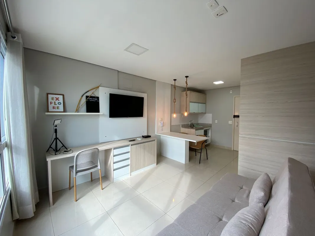 Flat de 34 m² totalmente mobiliado e completo em armários, com cama de casal, sa...