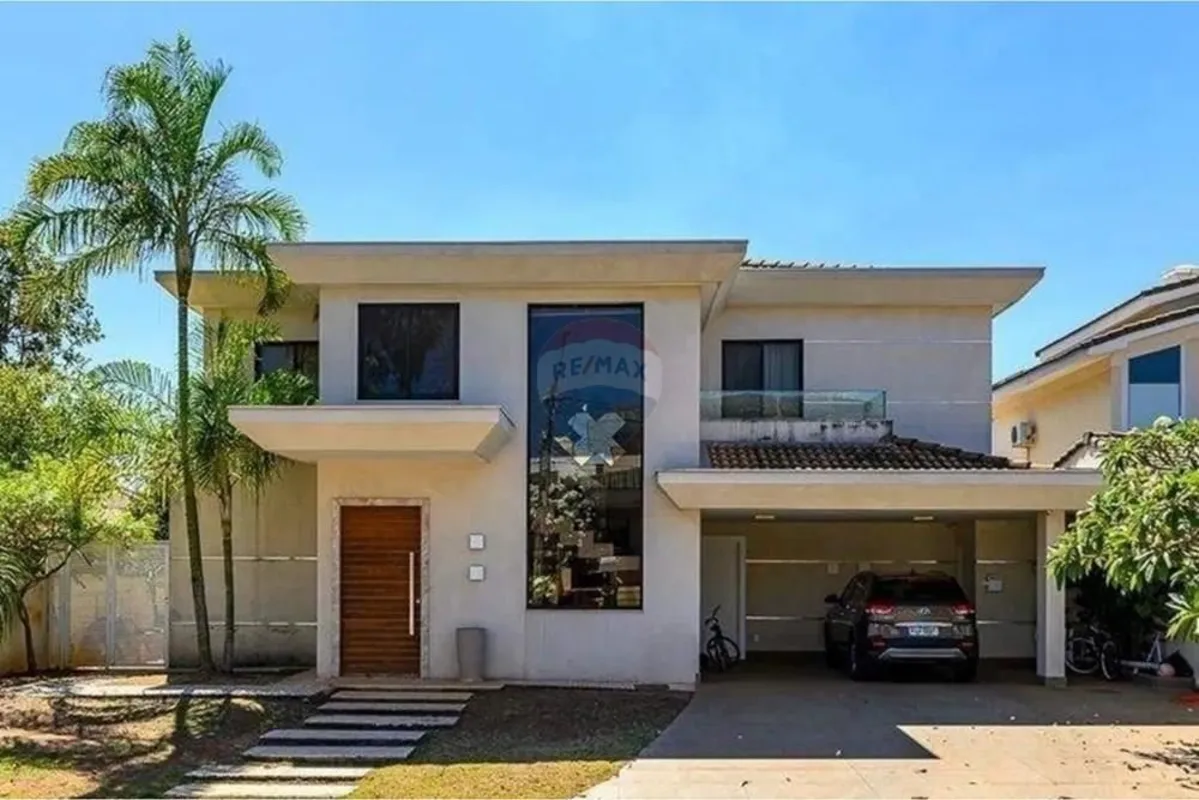 ACEITA FINANCIAMENTO HABITE-SE AVERBADO Piso térreo:. Ampla sala de estar e jant...