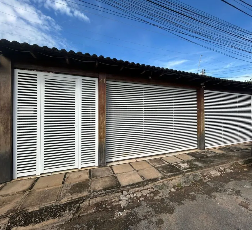 Realiza Imóveis Aluga - Casa Ampla com 4 QuartosExcelente casa com sala ampla, 4...