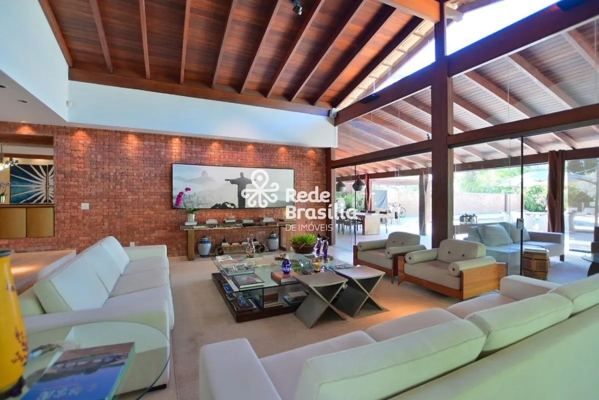 Casa de Alto Padrão no Lago Sul | Projeto Exclusivo | 670m² de Área PrivativaLoc...