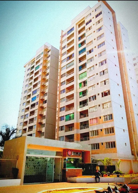 ! Vendo ! Ap no Condomínio Santos Dumont°PoenteÁrea: 82m²Condomínio: R$500•3Q - ...