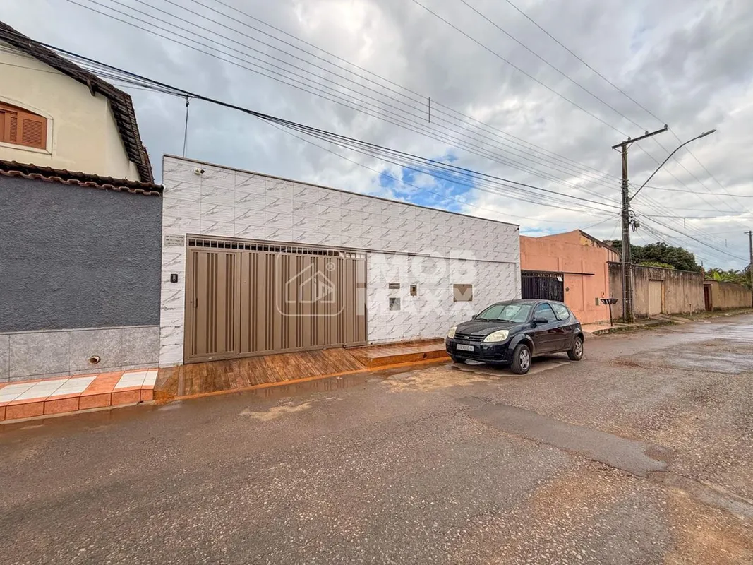 Descubra o prazer de viver em uma casa aconchegante, linda, moderna e toda refor...