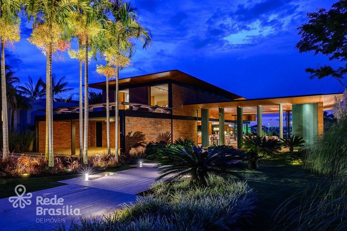 Casa contemporânea, lazer completo e vista livre | SMDB 15, Lago SulUm imóvel qu...