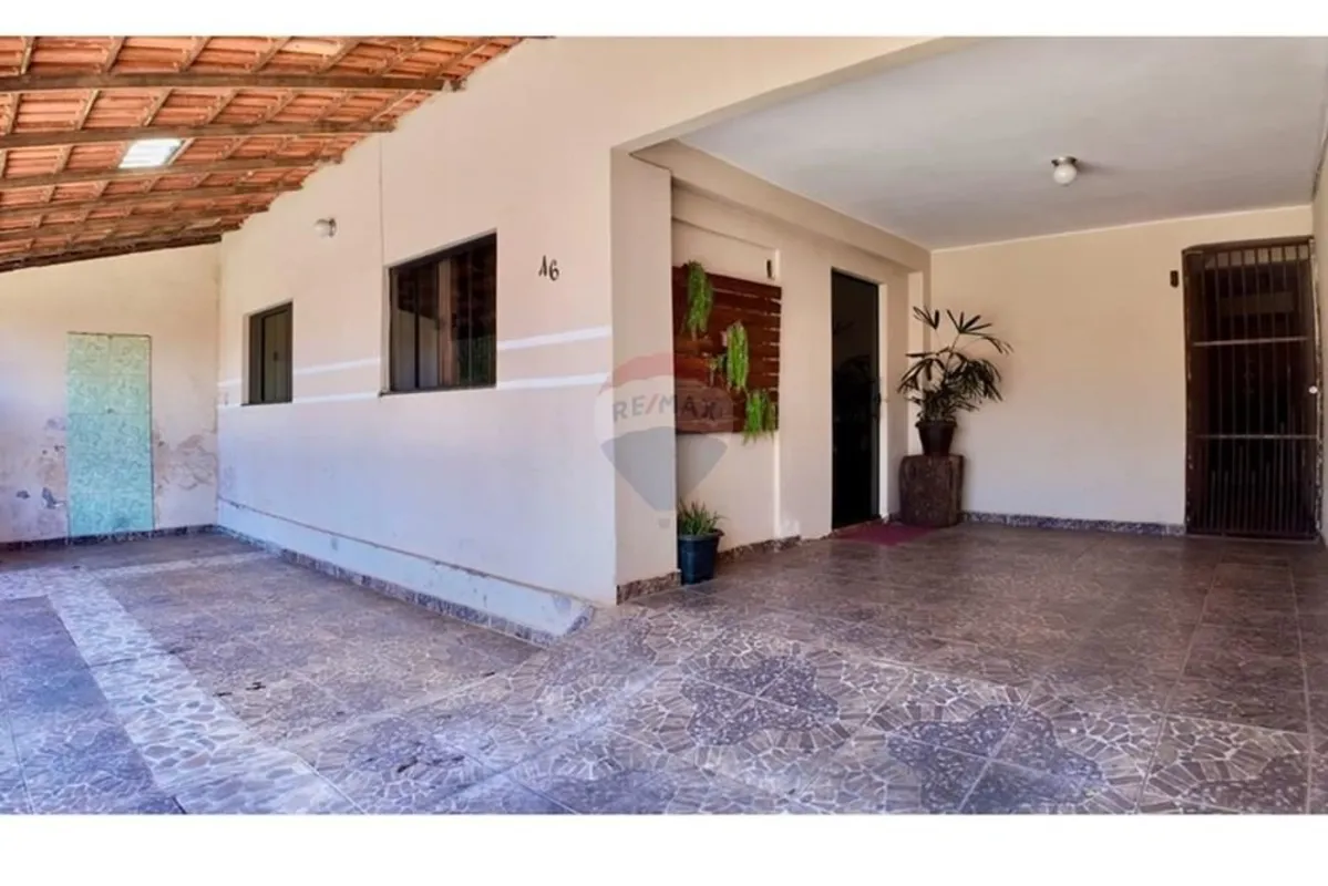 ÓTIMA OPORTUNIDADE DE INVESTIMENTO + MORADIA EM CEILÂNDIA SUL!Vende-se SOBRADO n...