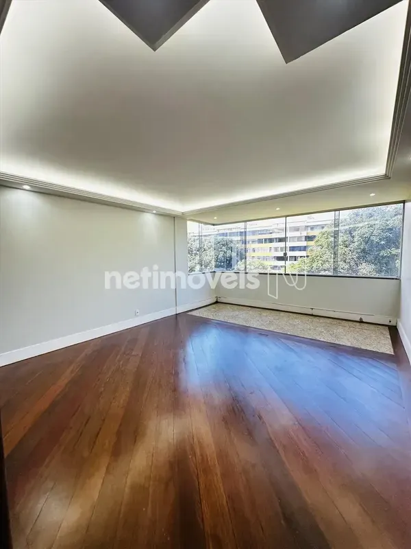 IMÓVEL:Excelente apartamento com 134,70 m².3 quartos com armários, dois com banc...