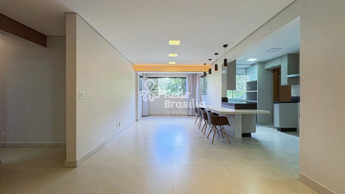 SQN 305, Asa Norte, Brasília, DFDESOCUPADO! Excelente apartamento localizado na ...