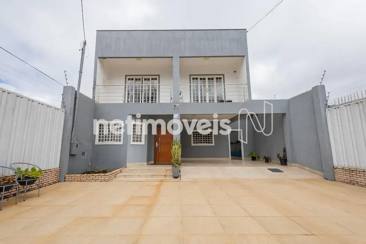 CASA 03 QUARTOS - QSE 16 - TAGUATINGA SULEstá em uma região consolidada e bem va...