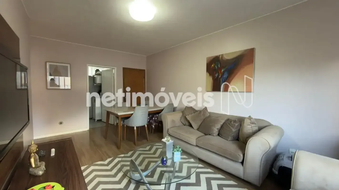 Um apartamento ideal para quem busca seu primeiro imóvel no Plano Piloto, no mei...