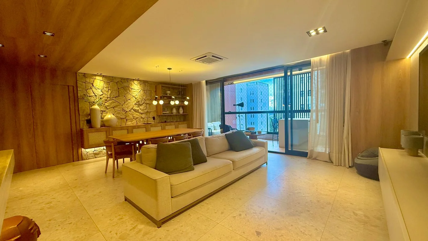 O Excellence Park Sul, com seus 205m², 4 suítes e hall privativo, foi pensado pa...