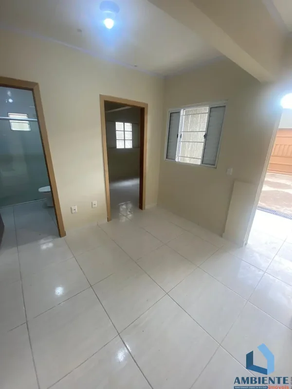 Descubra seu novo lar na QR 603 Chacará 39, em Samambaia Norte, DF. Uma casa ind...