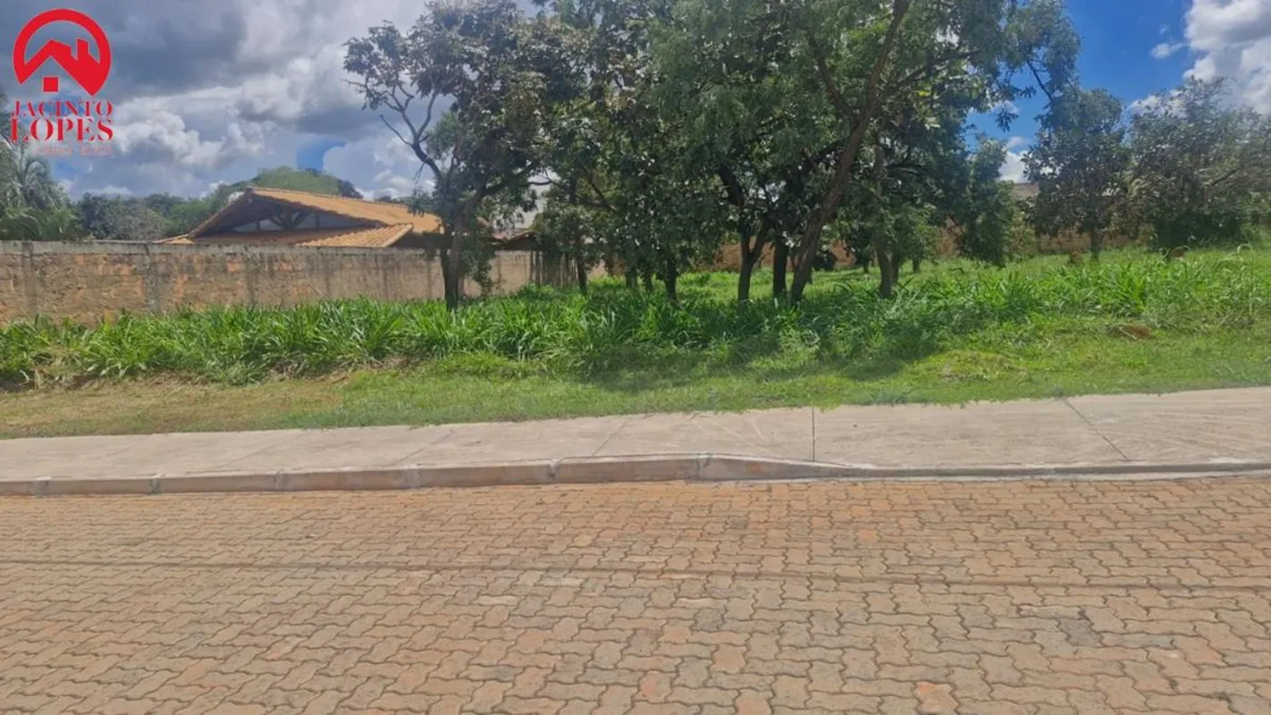 LOTE À VENDA JARDIM BOTÂNICO CONDOMÍNIO ESTÂNCIA DEL REYÁrea: 810 m² (20 x 40) L...