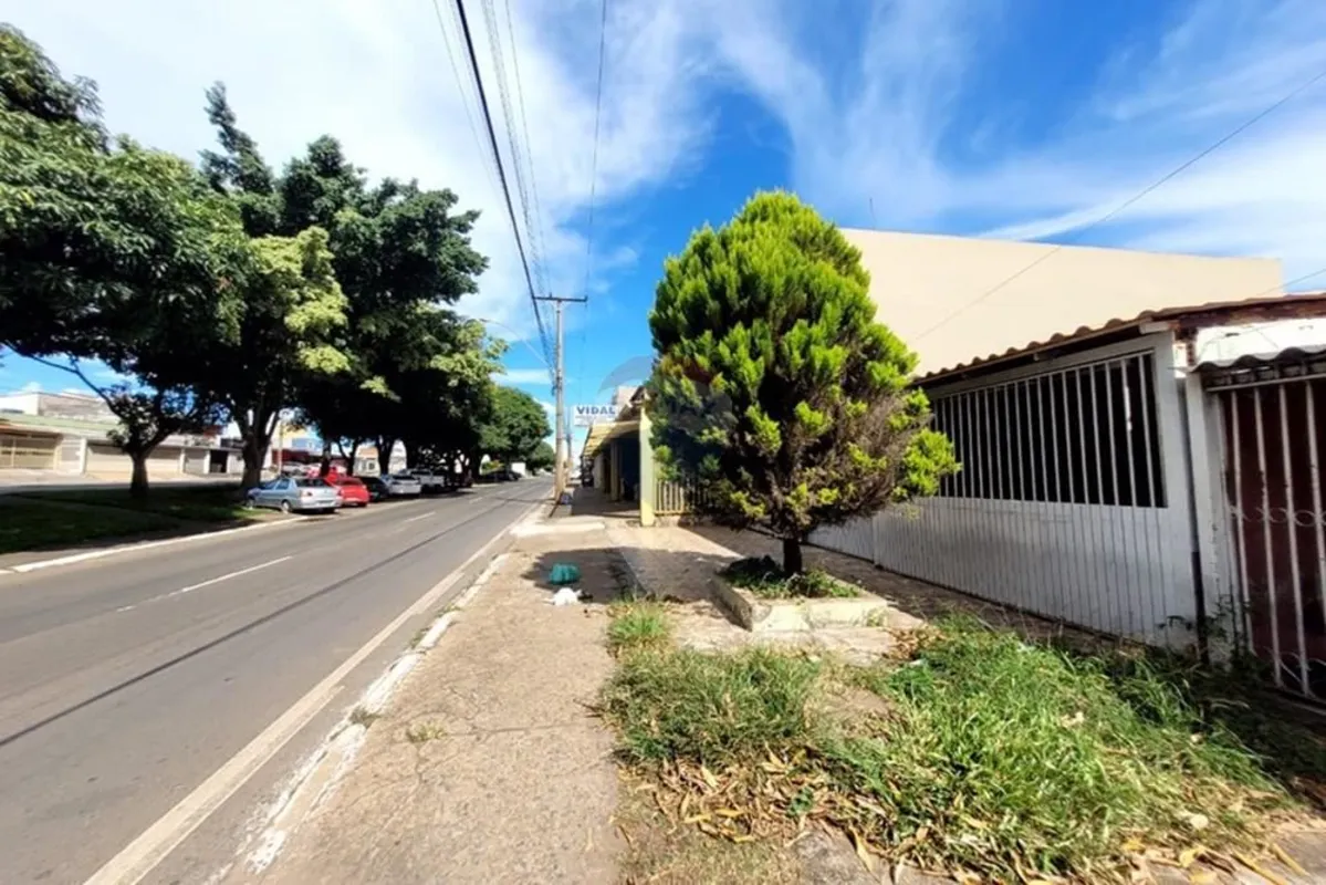 Sua Aposentadoria Começa Aqui: Casa + Kitnet Gerando Renda Mensal em CeilândiaIm...
