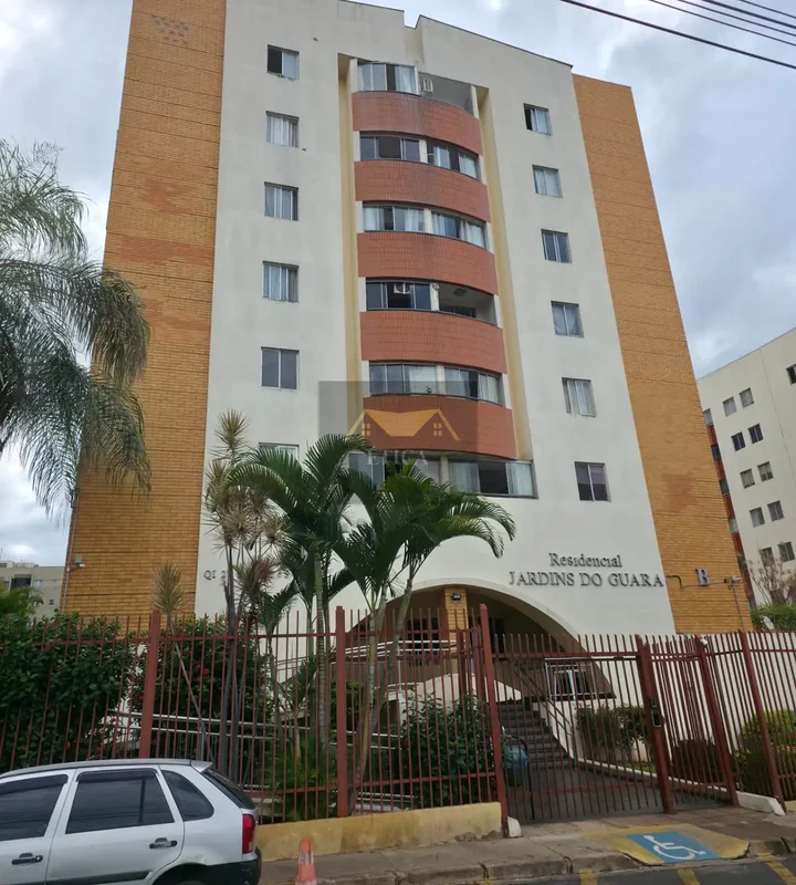Descubra um apartamento confortável e bem localizado no coração do Guara II, em ...