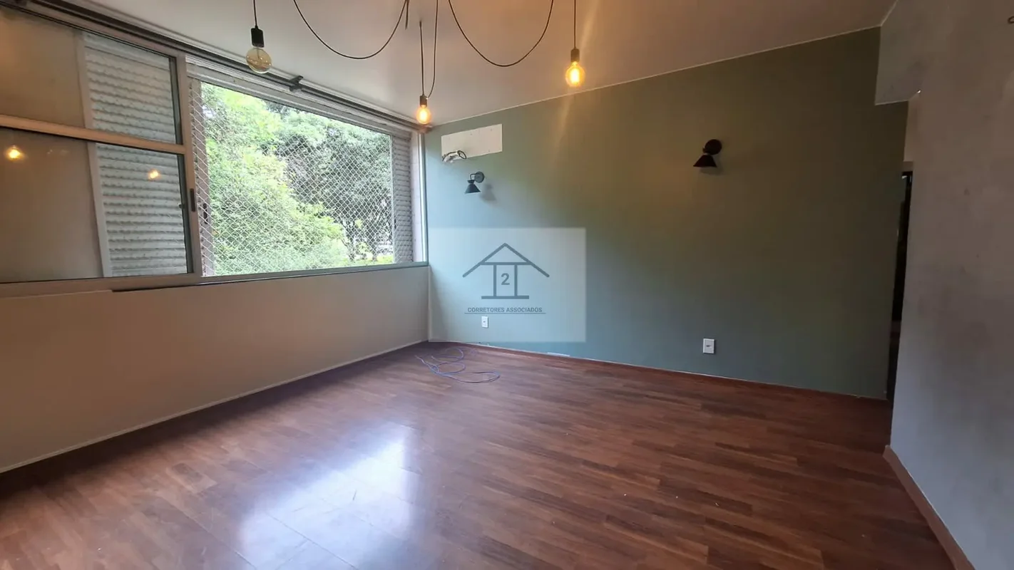 Descubra seu novo lar na Asa Sul, um apartamento vazado de 101 m² no 1º andar do...