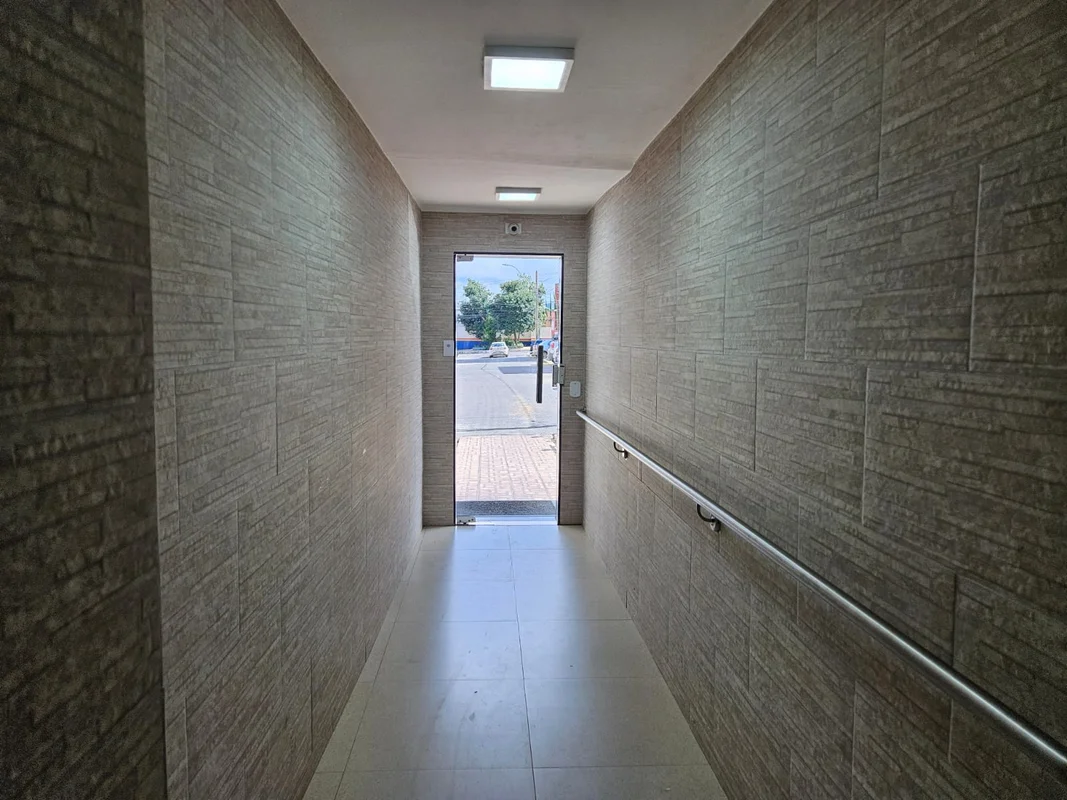 Vende-se apartamento de 2 quartos, com elevador em Taguatinga Centro, próximo ao...