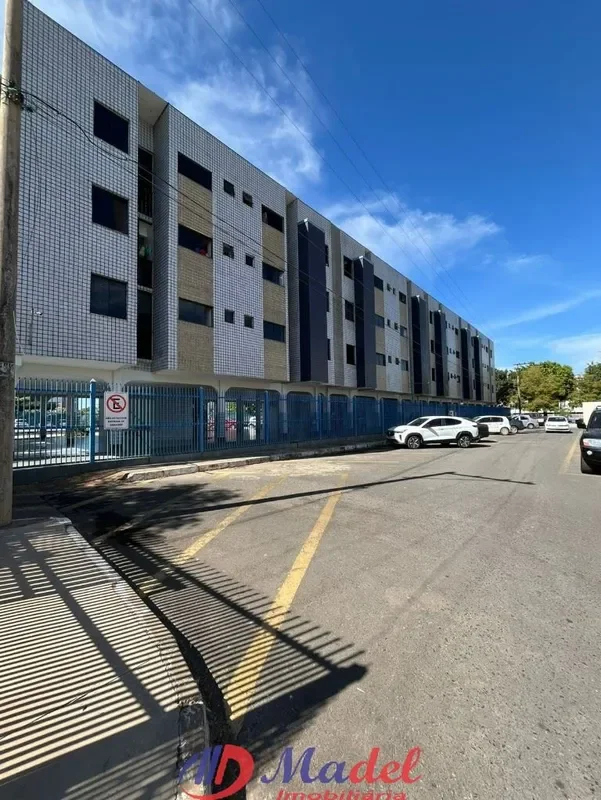 Madel Imobiliária aluga apartamento na Quadra Central de Sobradinho.DESCRIÇÃO:2 ...