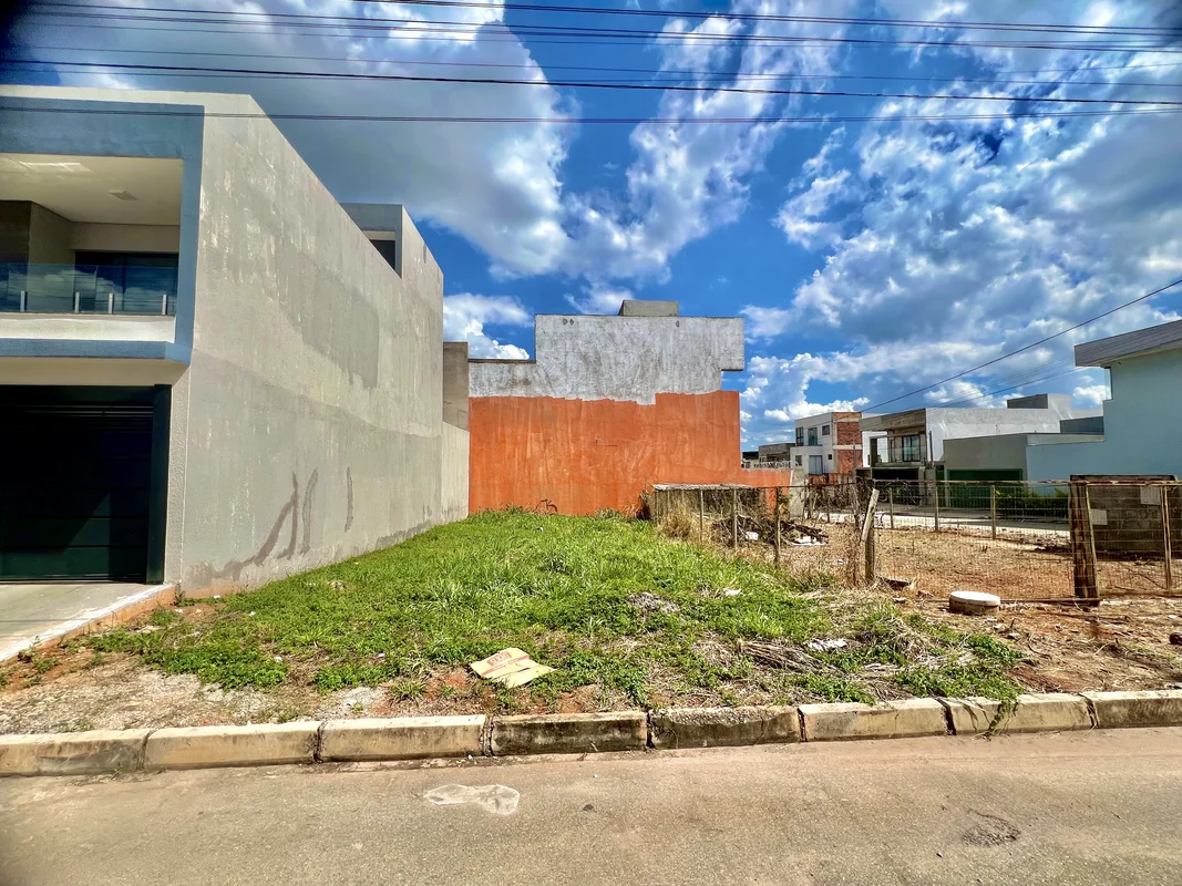 EXCELENTE LOTE DE 167m² EM LOCALIZAÇÃO NOBRE – GUARÁ IIOportunidade para morar o...