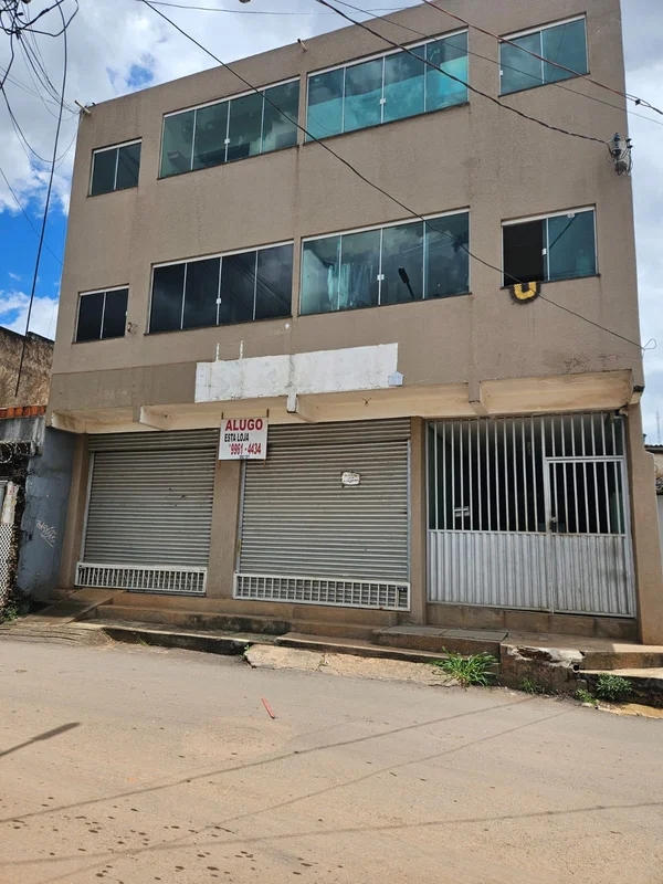 Alugo loja no residencial Oeste na rua do varejão da fartura sentido Prodf75 m2 ...