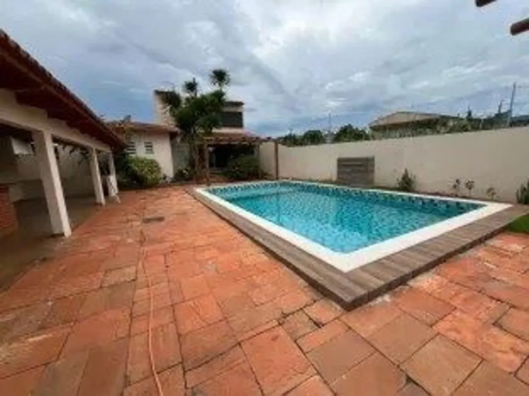 Sobrado disponível para venda em Santa Genoveva, Goiânia - Goiás. com aproximada...