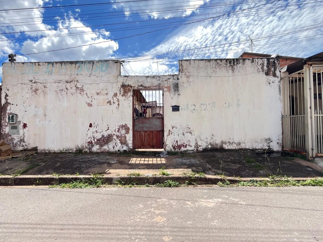 ?? OPORTUNIDADE PARA INVESTIDORES – RENDA IMEDIATA!?? Vende-se imóvel – QR 212, ...