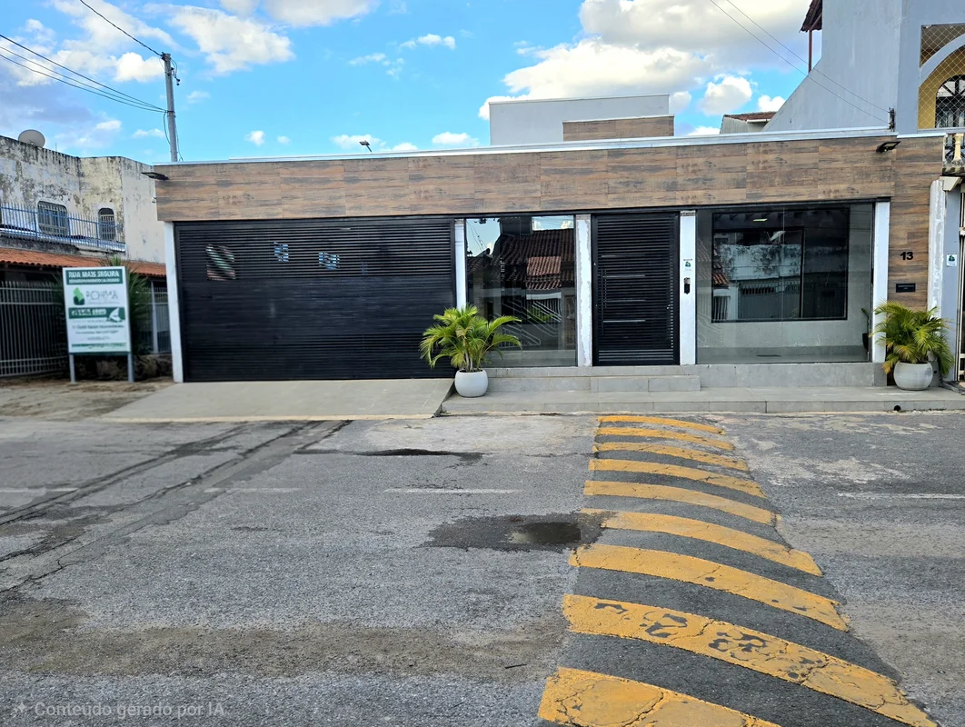 CASA PADRÃO PREMIUN Situada na QE 24 Conjunto F, esta residência de 205 m² ofere...