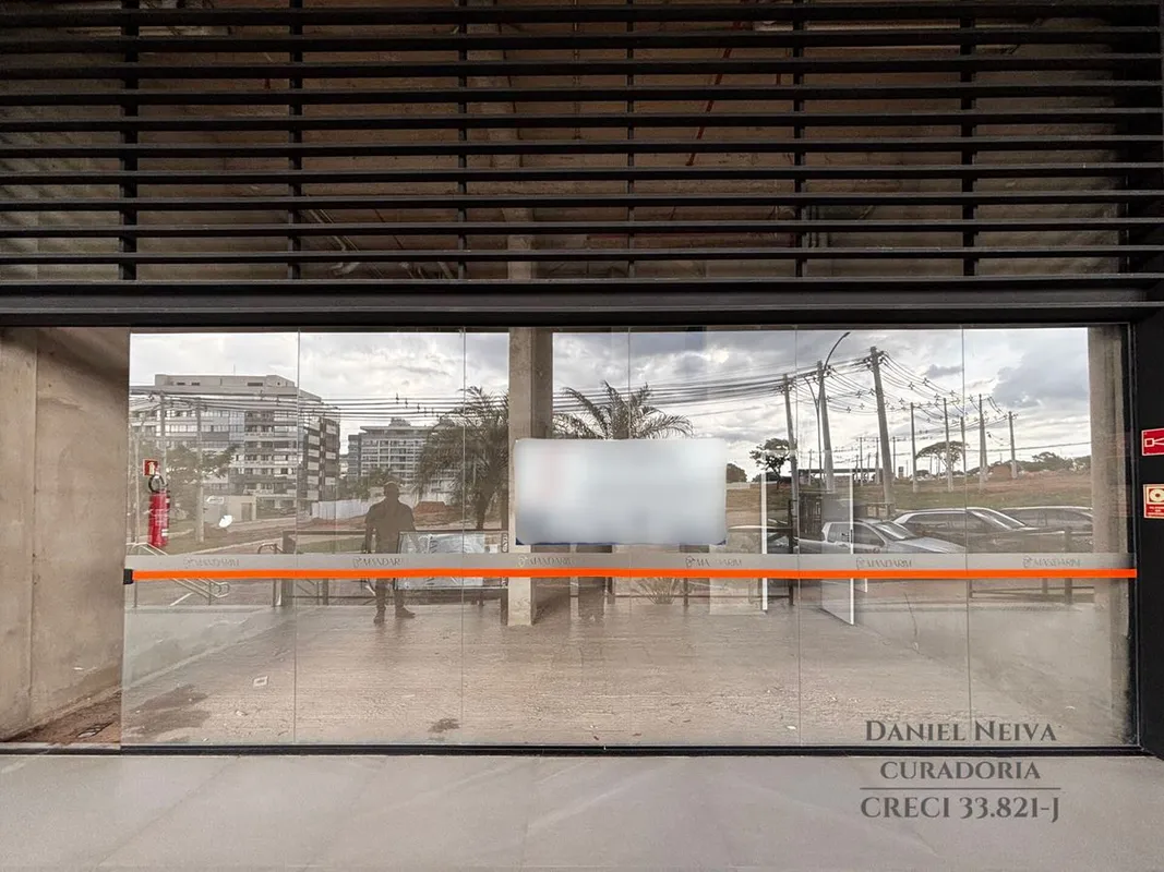 Chegou a hora de dar um endereço definitivo e próprio para a sua empresa. Esta l...