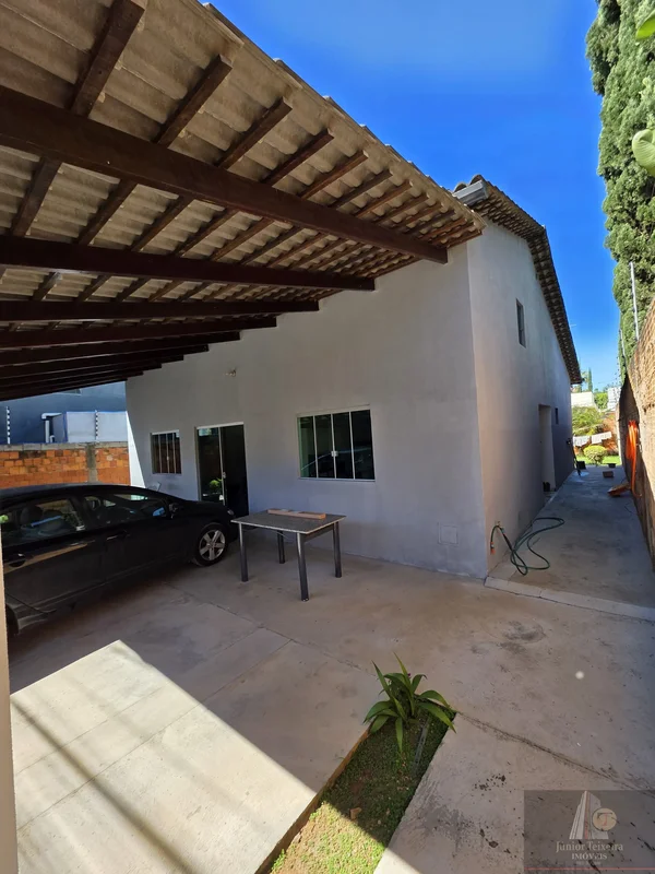 Rua 3B, varanda, quintal, casa solta no lote.Excelente casa, construída em lote ...