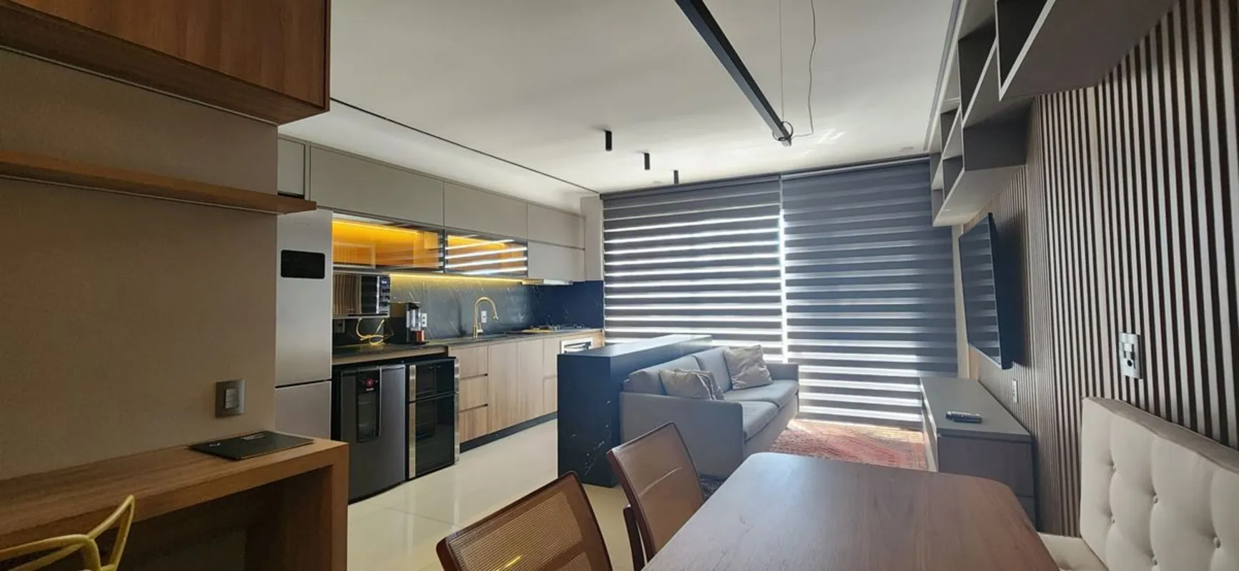 Excelente apartamento mobiliado e equipado com alto padrão de acabamento, integr...