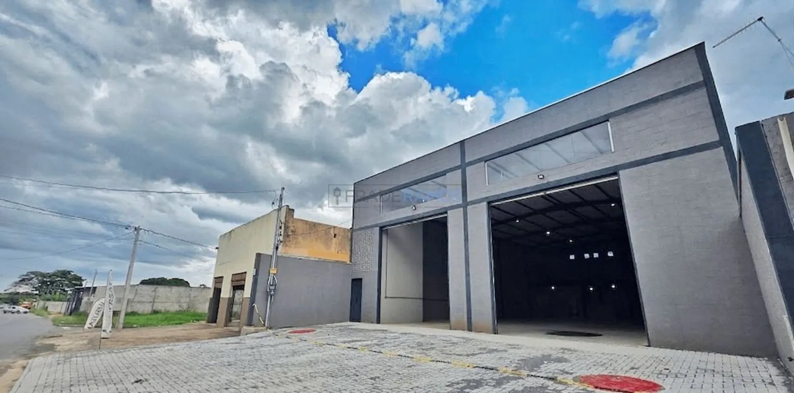 Galpão Novo 430m² 6m Pé Direito Mezanino Setor Aeroporto Sul Próx. GO-040Estrutu...