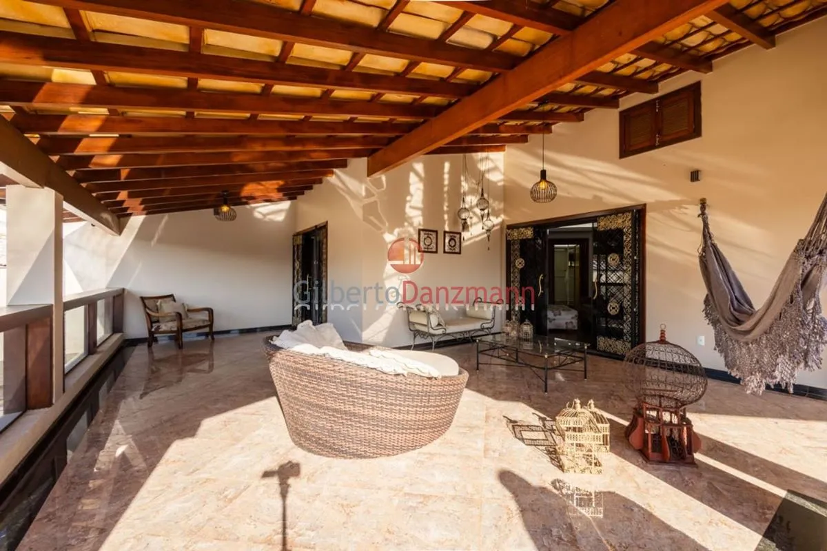 Imobiliária Gilberto Danzmann - Vende Casa de Alto Padrão | 650m² Construídos | ...