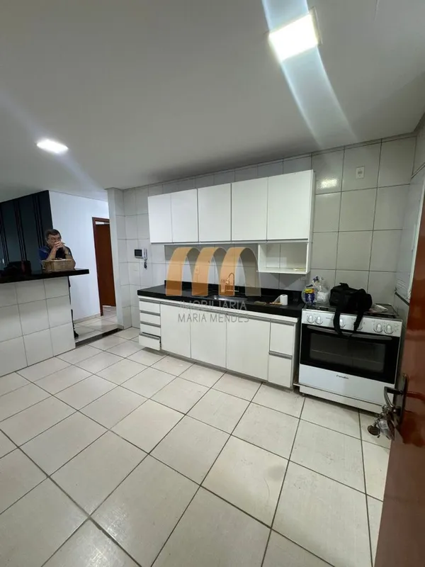 3 quartos, sendo 1 suíte, sala, sacada, cozinha com armários, banheiro social, 1...